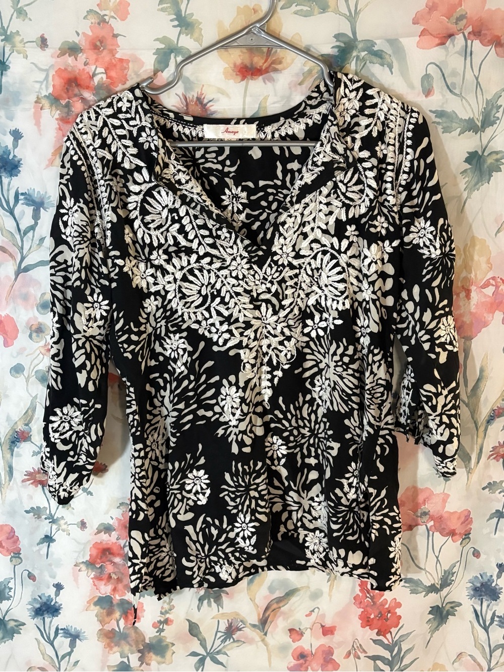 Vintage Embroidered V-Neck Black & White Women's Top